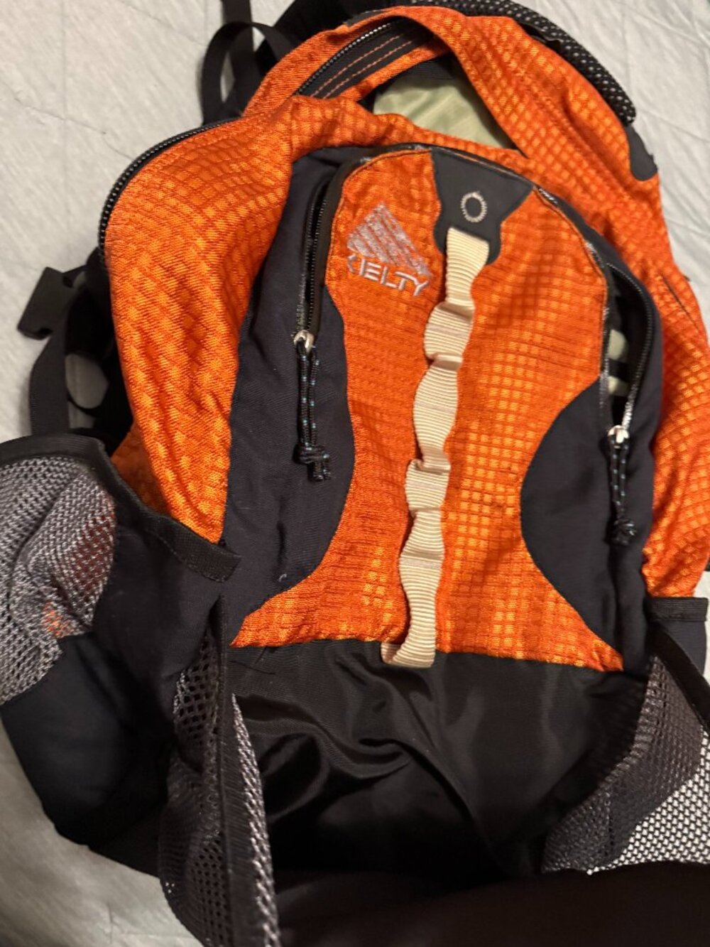Kelty Torrey 1600 Amber/Black Pack w/o hydration bag